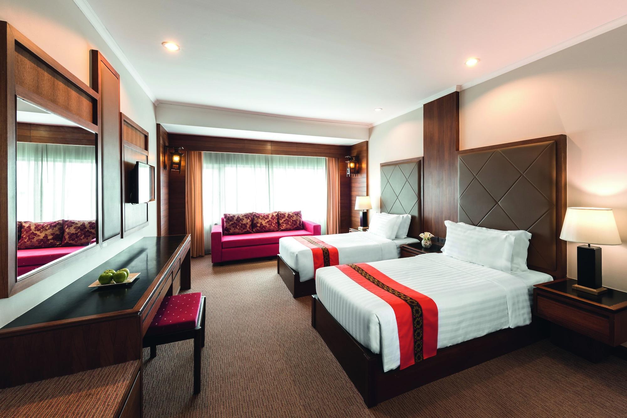 Movenpick Suriwongse Отель Чиангмай