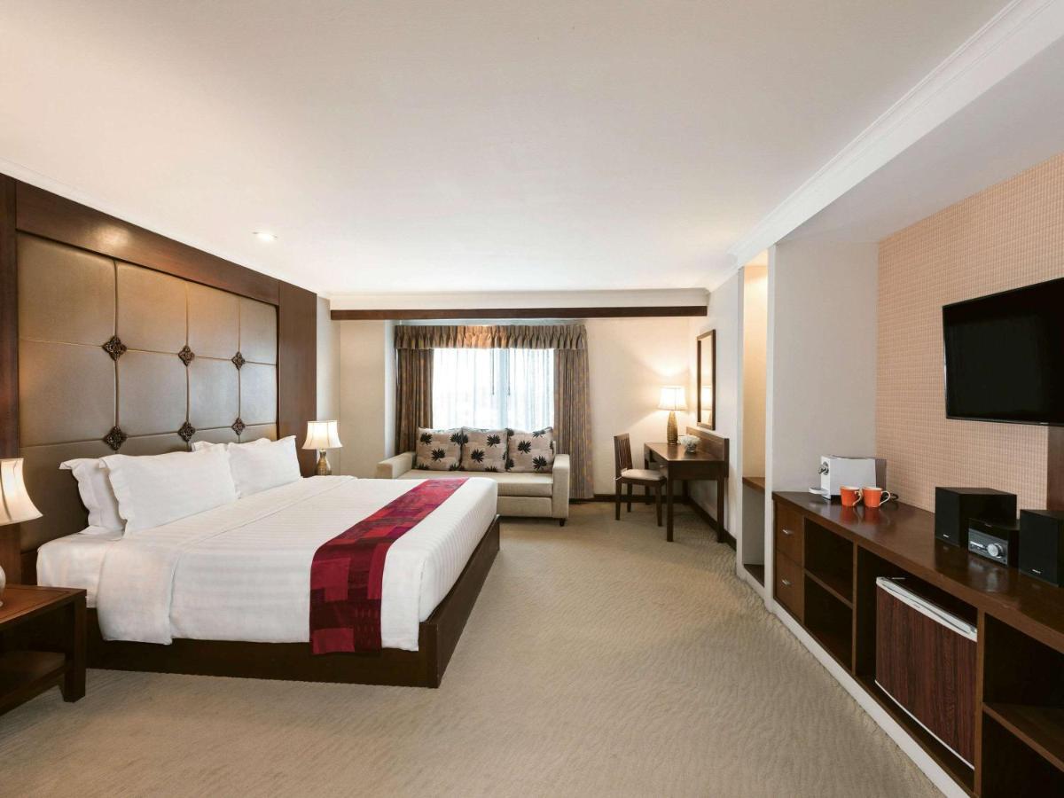 Отель Movenpick Suriwongse