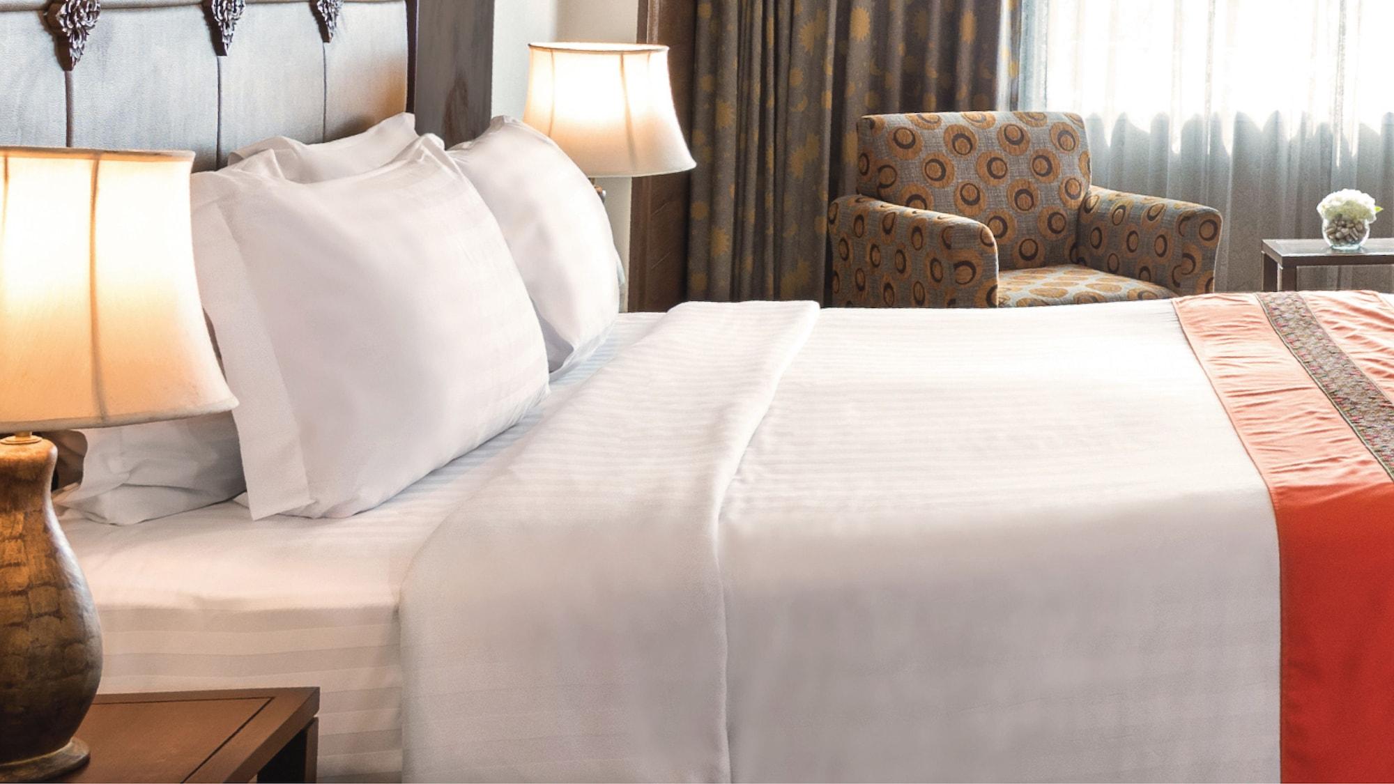 Movenpick Suriwongse Отель