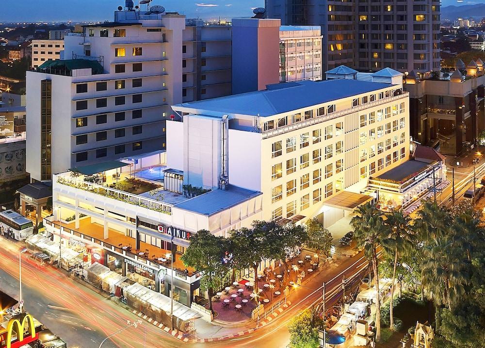 โรงแรม เมอเวนพิค สุริวงศ์